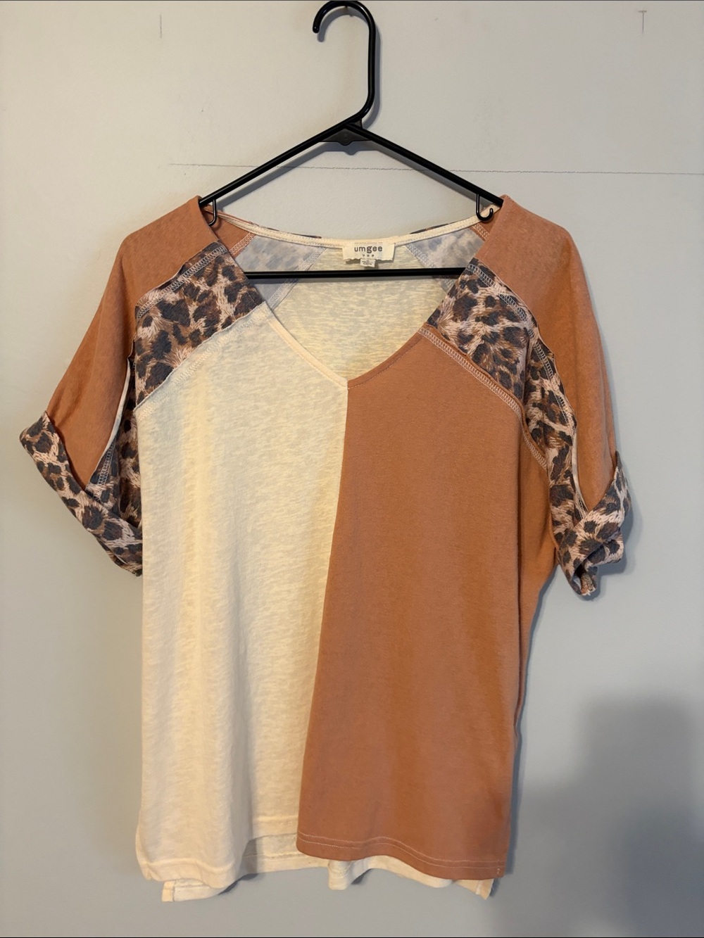 Umgee Colorblock V-Neck Tee with Leopard Trim - Cream & Rust.small. Cotton/poly